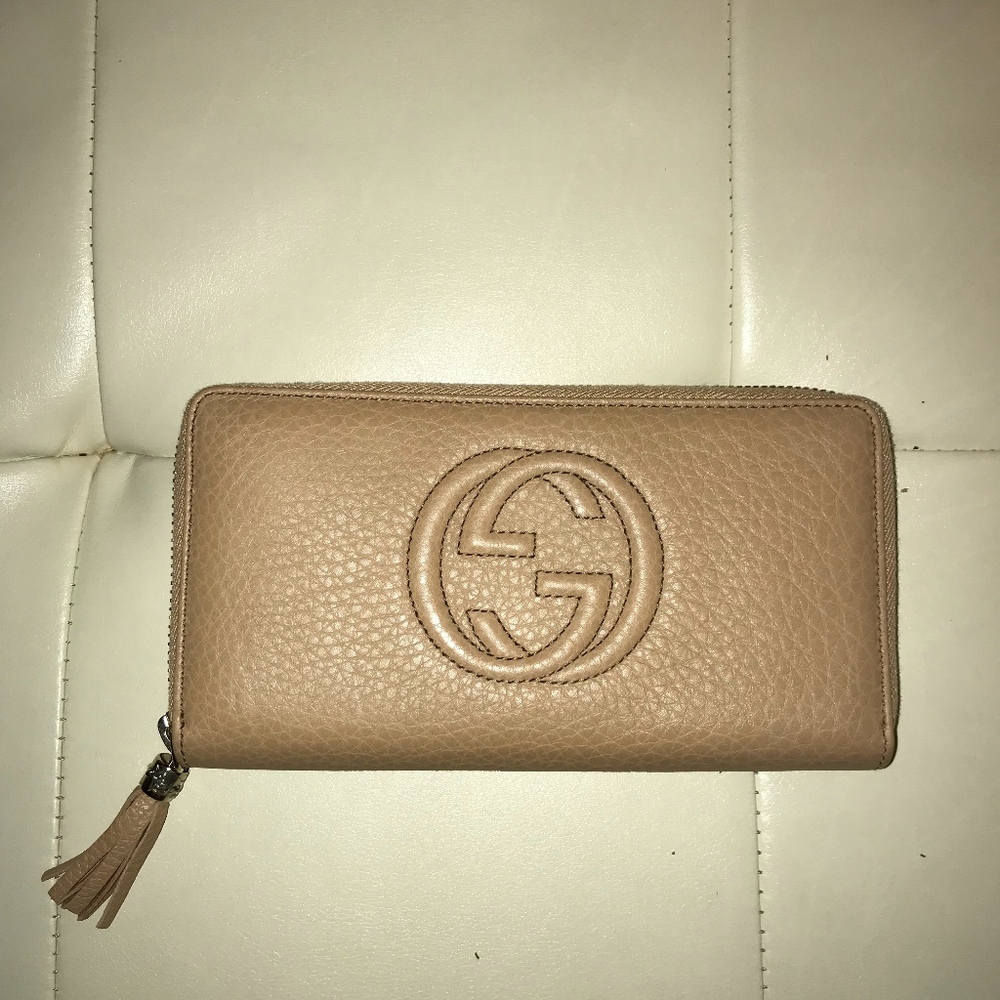Gucci Soho Zip Around Wallet